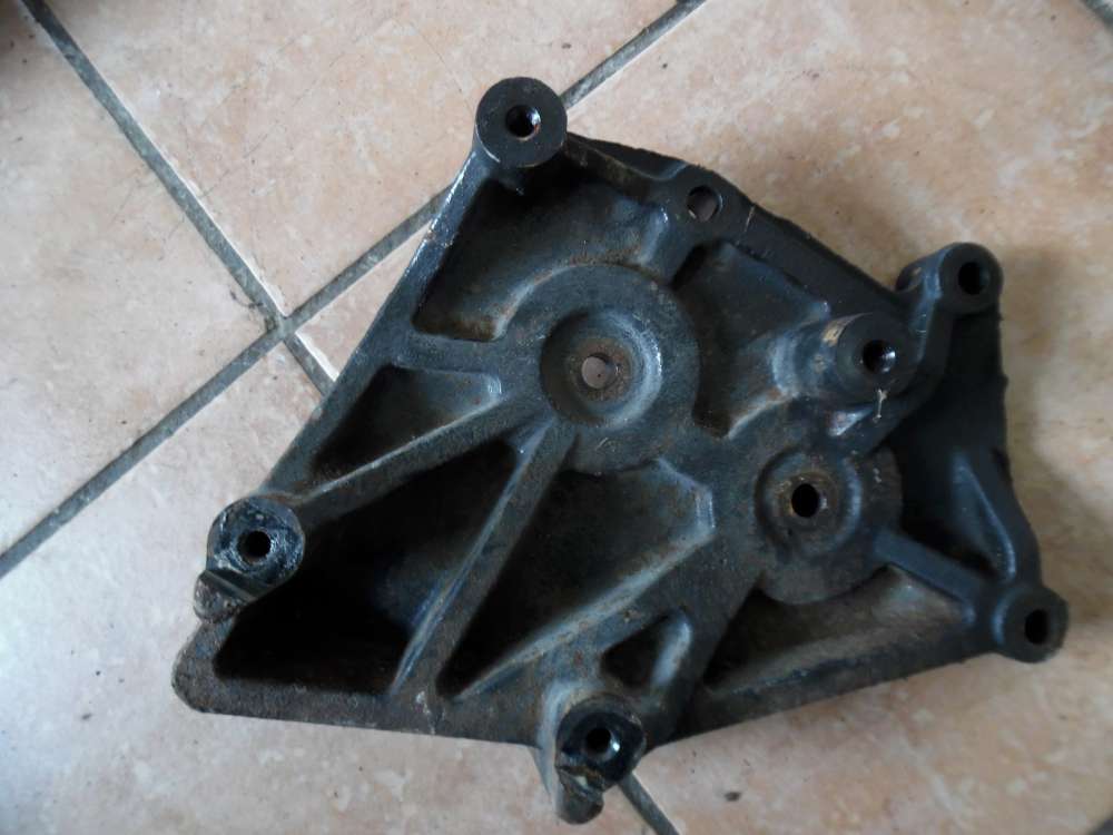 Chrysler PT Cruiser Halter Halterung Klimakompressor 04668688AG