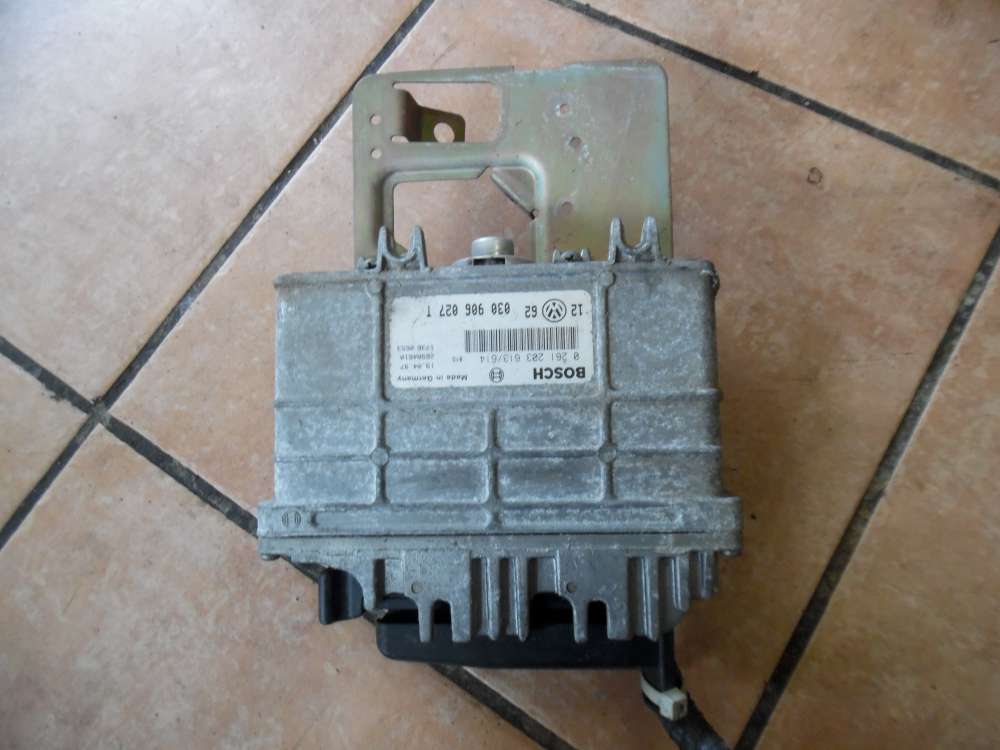 VW Golf III 1H Motorsteuergerät Steuergerät 030906027T Bosch 0261203613