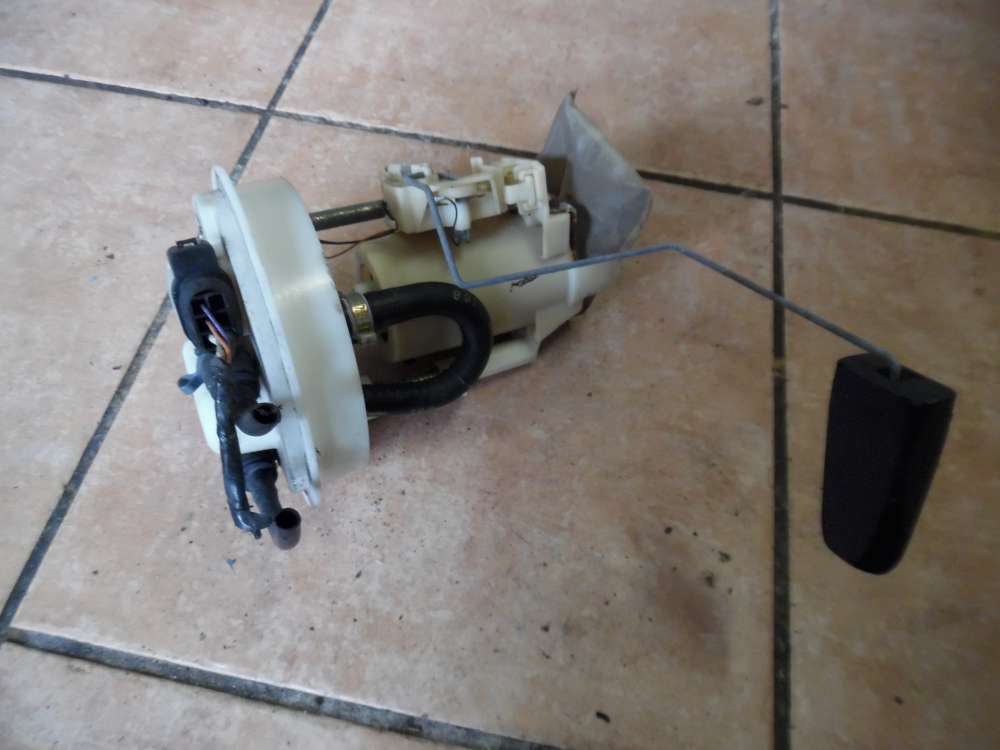 Renault Twingo C06 Kraftstoffpumpe 7700820286