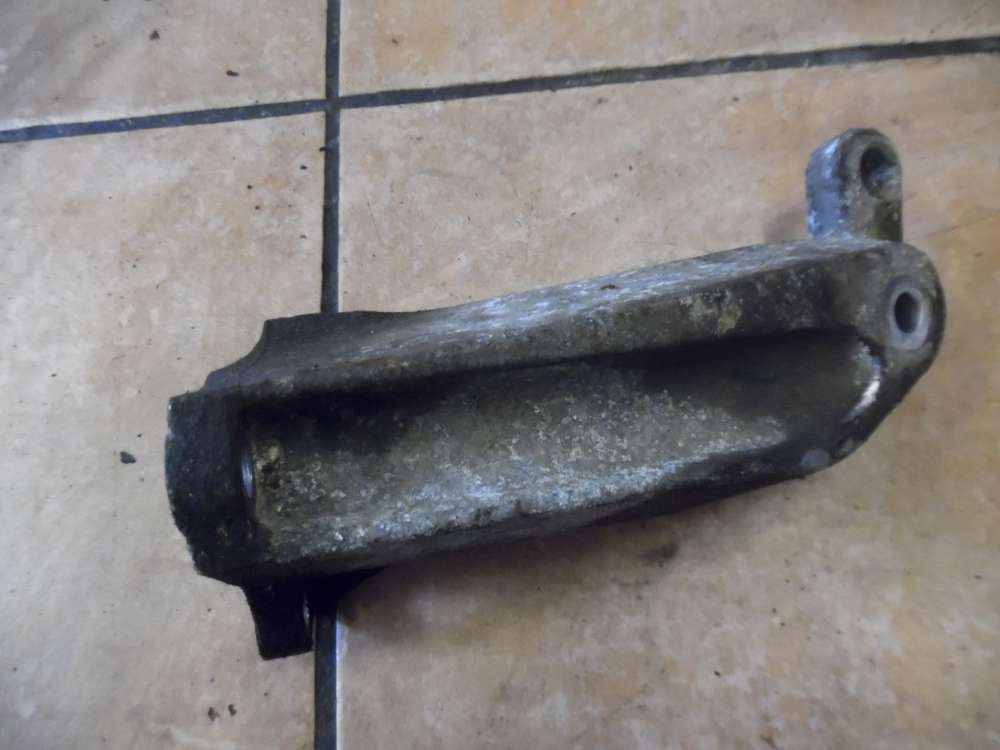 VW Golf III Motorlager Motorhalter 1H0199354