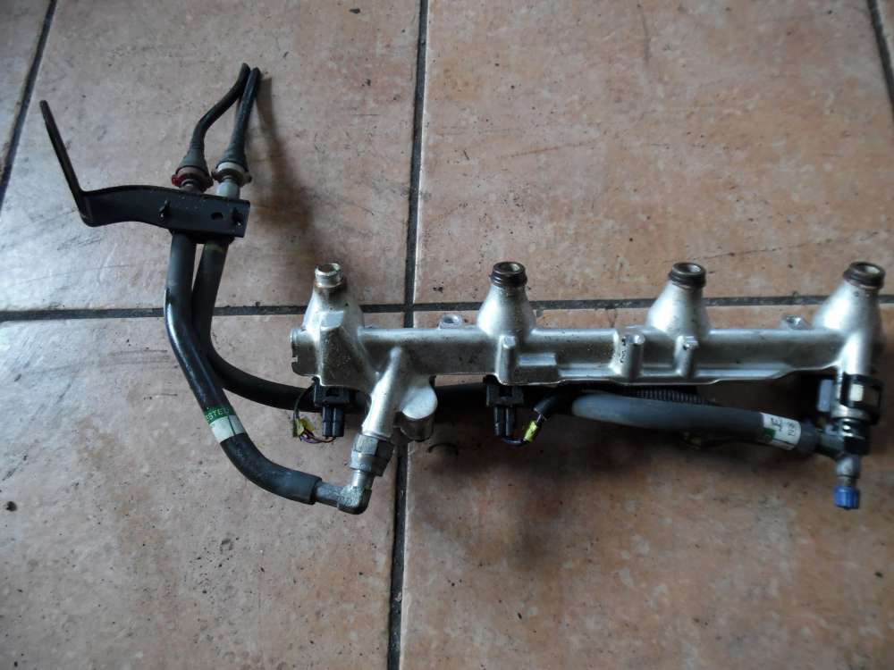 Ford Escort 1,6i Einspritzleiste Düsenstock 938F-9D280