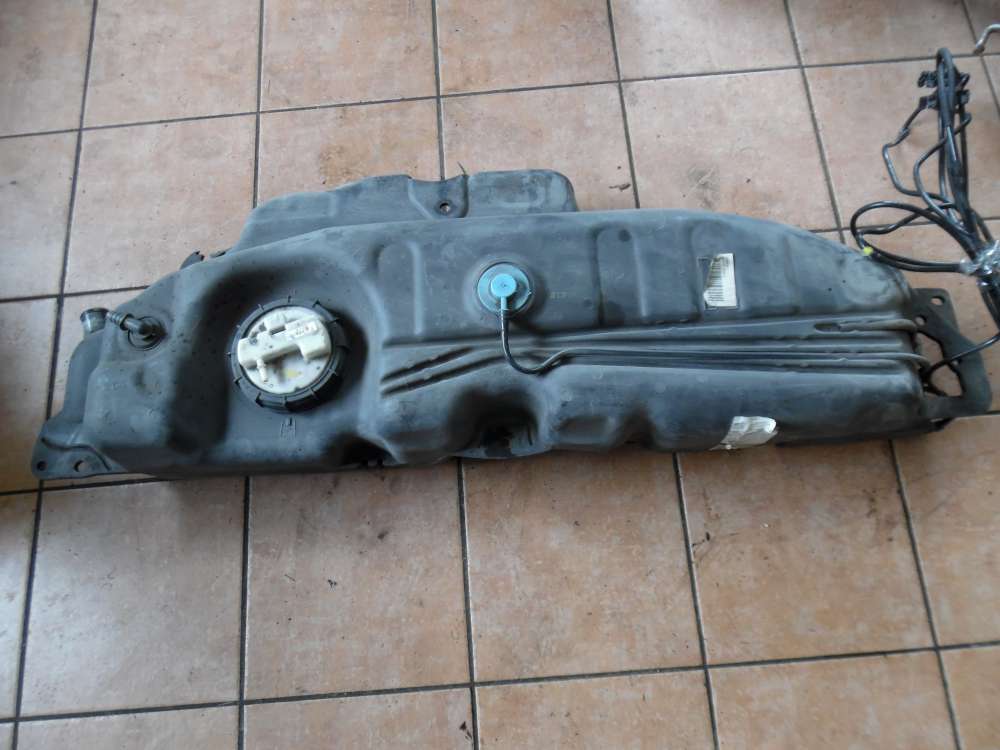 Renault Twingo II Kraftstoffbehälter Kraftstofftank Kraftstoffpumpe 8200491601