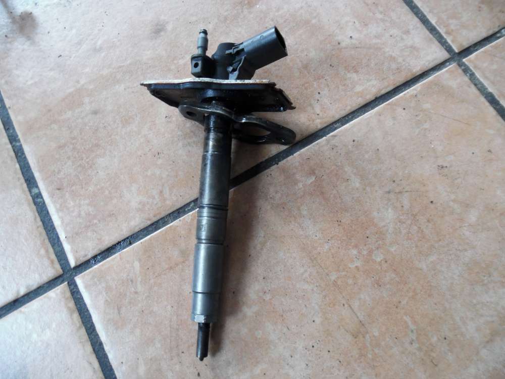 VW Tiguan 2,0 TDI Injektor Einspritzdüse 03L130277