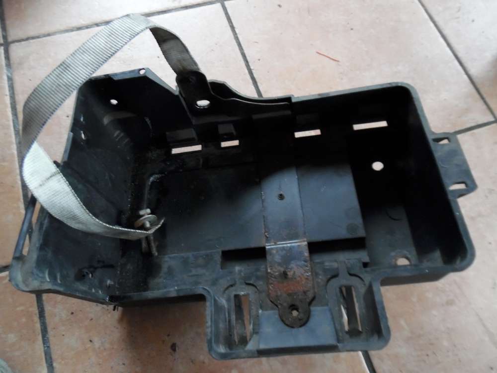 Ford Fokus I Batteriehalter Batteriekasten Deckel 98AB10723