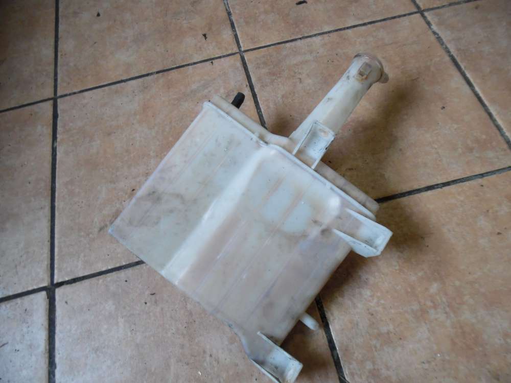 Mazda 626 Ausgleichsbehälter Kühlwasser 823021110