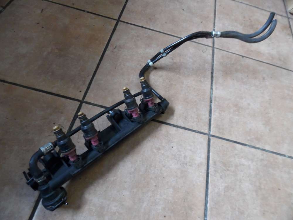 Renault Twingo I C06 Einspritzleiste Düsenstock 7700870914