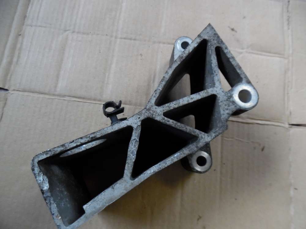 Volvo V70 II Motorhalter Halter Hinten