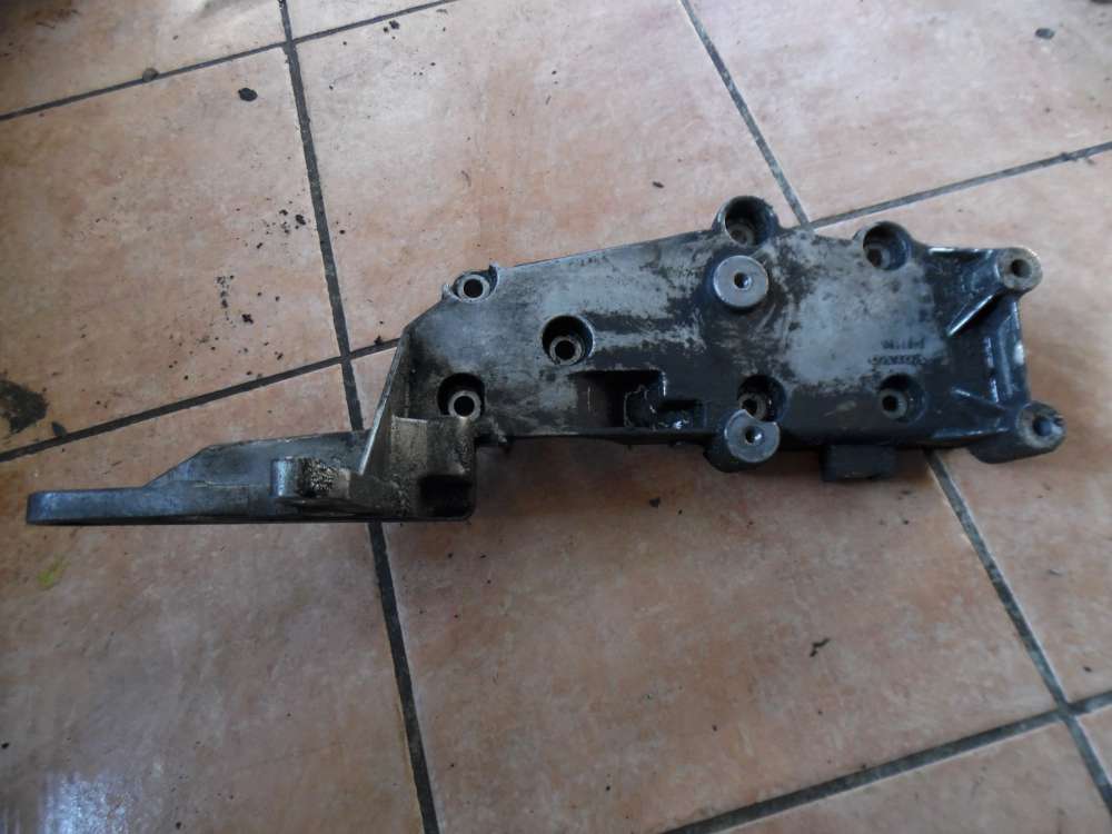 Volvo V70 II Halterung Klimakompressorhalter 9497106