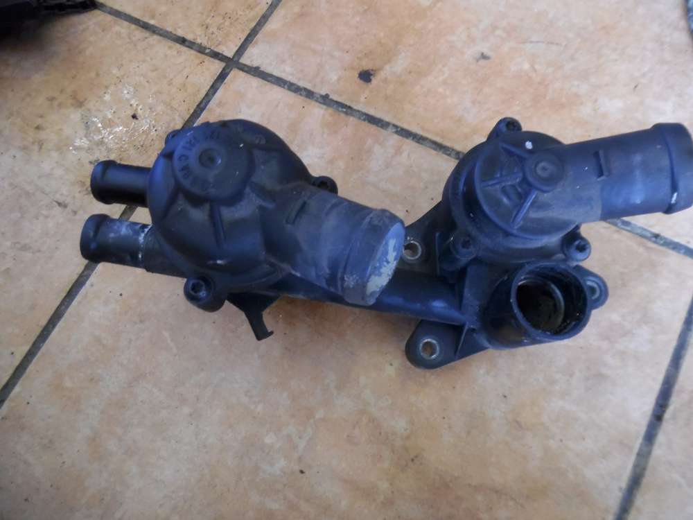 VW Golf V 1,4L Thermostatgehäuse 03C121111