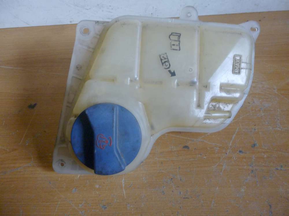VW Passat Ausgleichsbehälter Kühlflüssigkeit 8D0 121 403 L