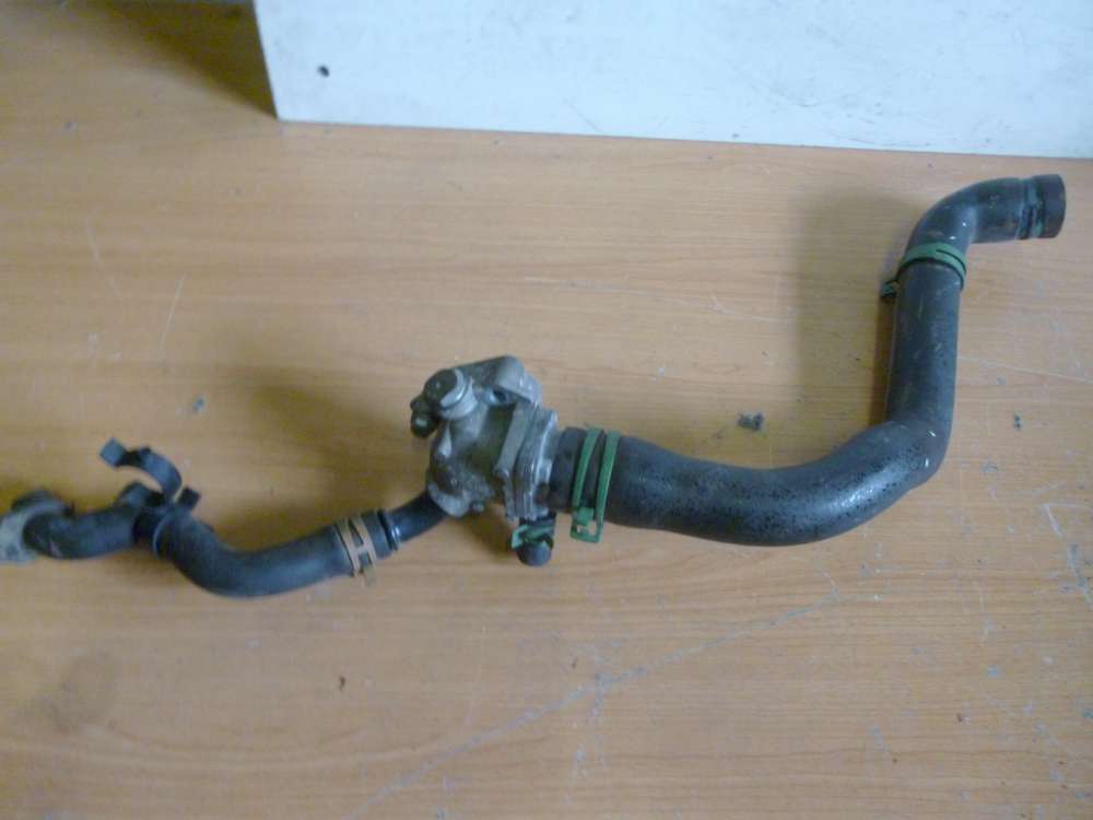 Renault Twingo I C06 Thermostatgehäuse mit Schlauche 864962