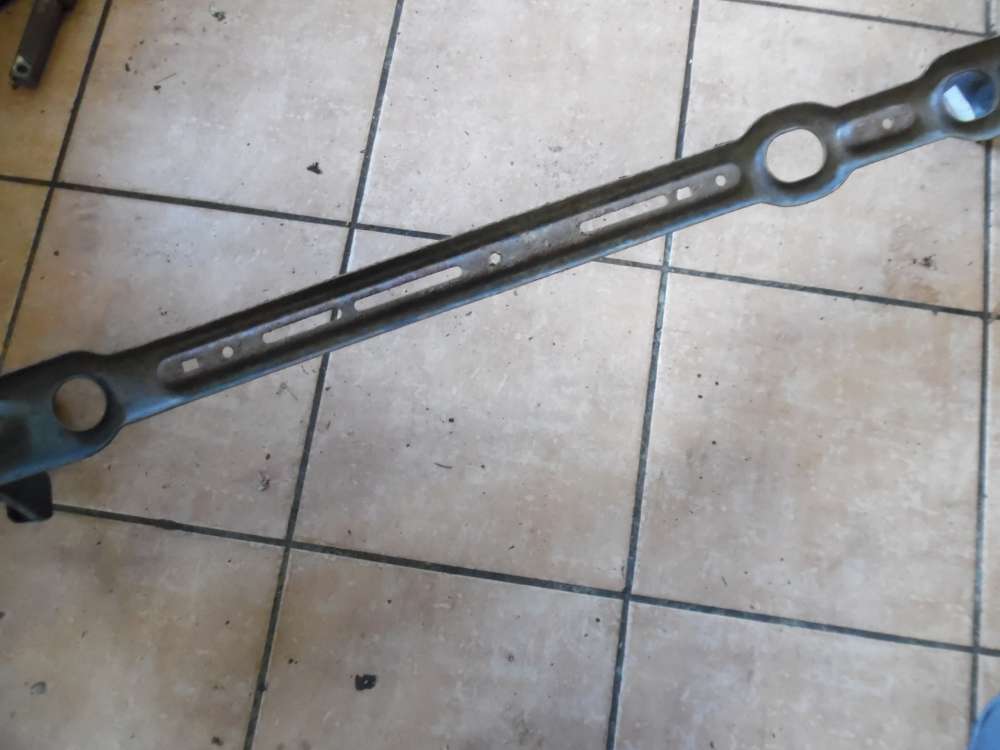 Ford Focus I Kühlerhalter Halter Träger