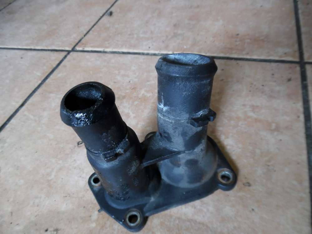 Ford Focus I Flansch Kühlmittelflansch 98MM-9K478