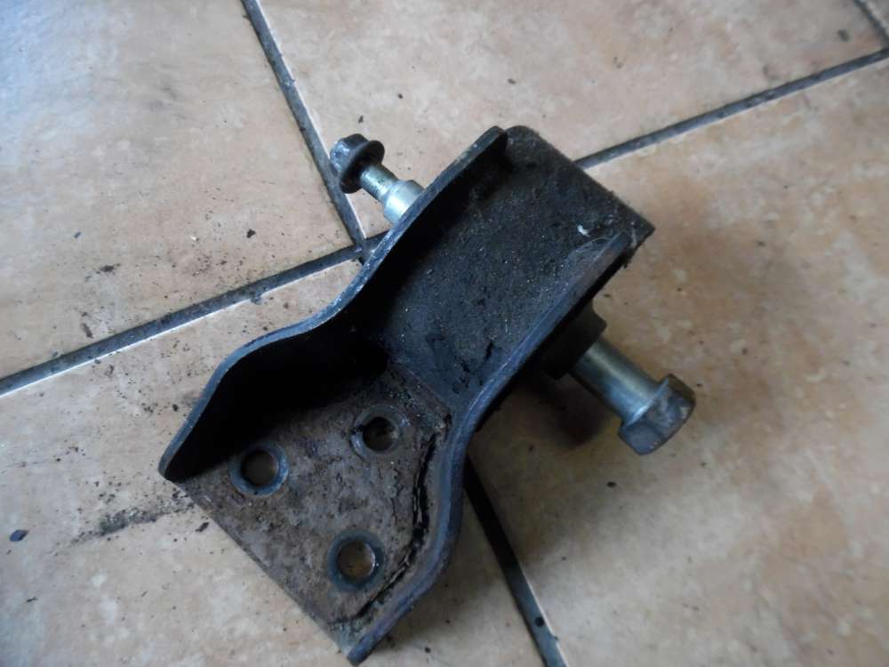 Kia Carnival I Motorhalterung Motorhalter Hinten