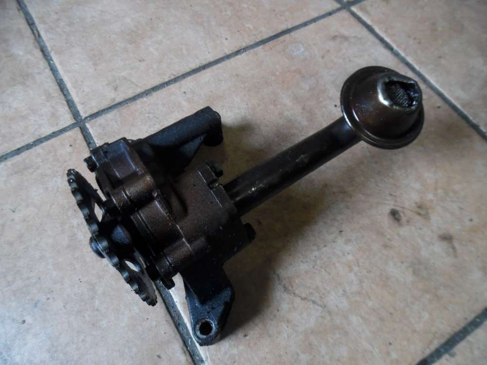 Audi A3 1,6L Ölpumpe 06A115105