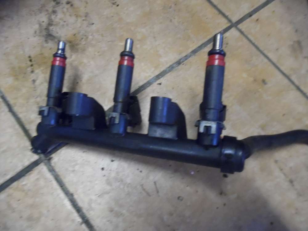 VW Fox 5Z1 1,2L Einspritzleiste Einspritzdüsen 03D133329B