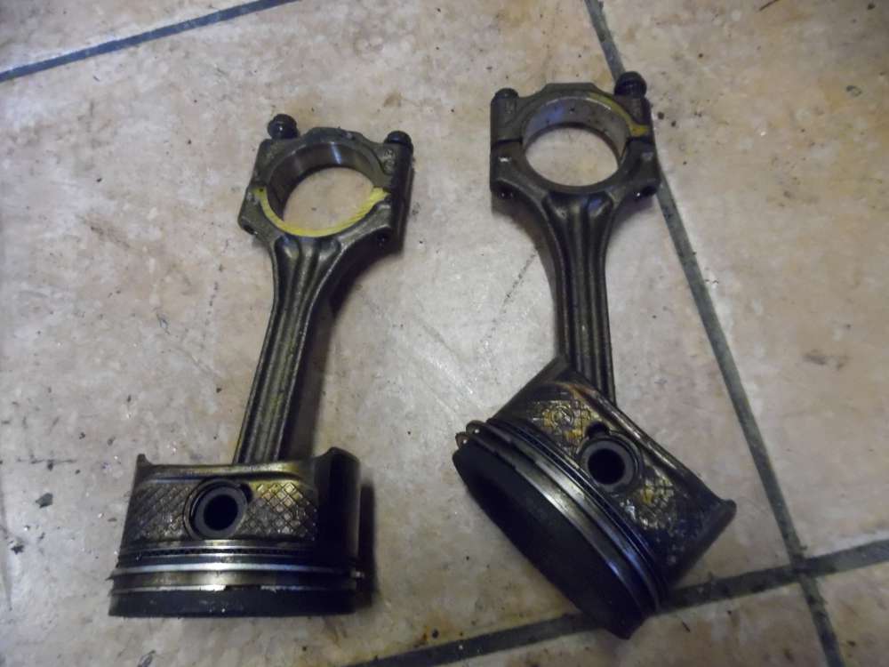 VW Fox 5Z1 1,2L Kolben mit Pleuel