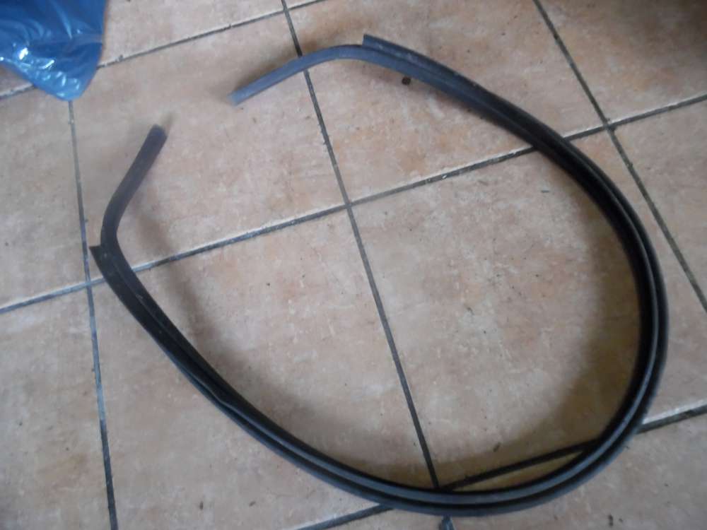 VW Touran 1T Motorraumdämmung Gummi 1T0823723