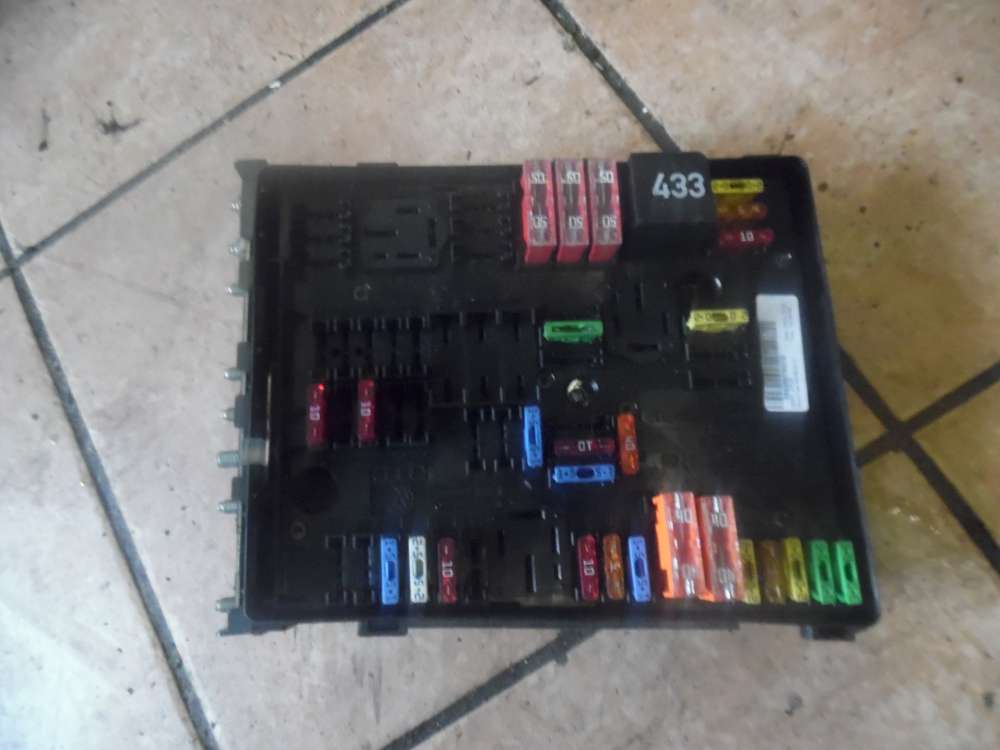 Skoda Octavia Sicherungskasten Motorraum 1K0937124