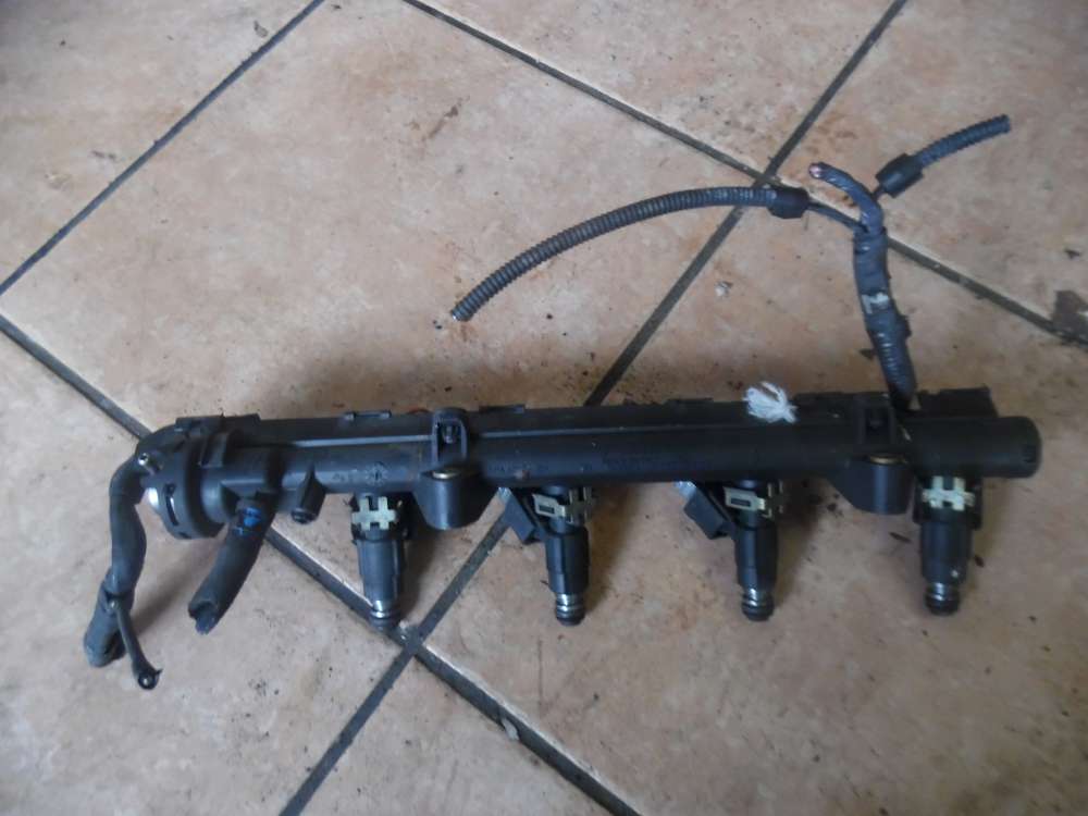 VW Polo 6N 1,0L Einspritzleiste Einspritzdüse 030133319