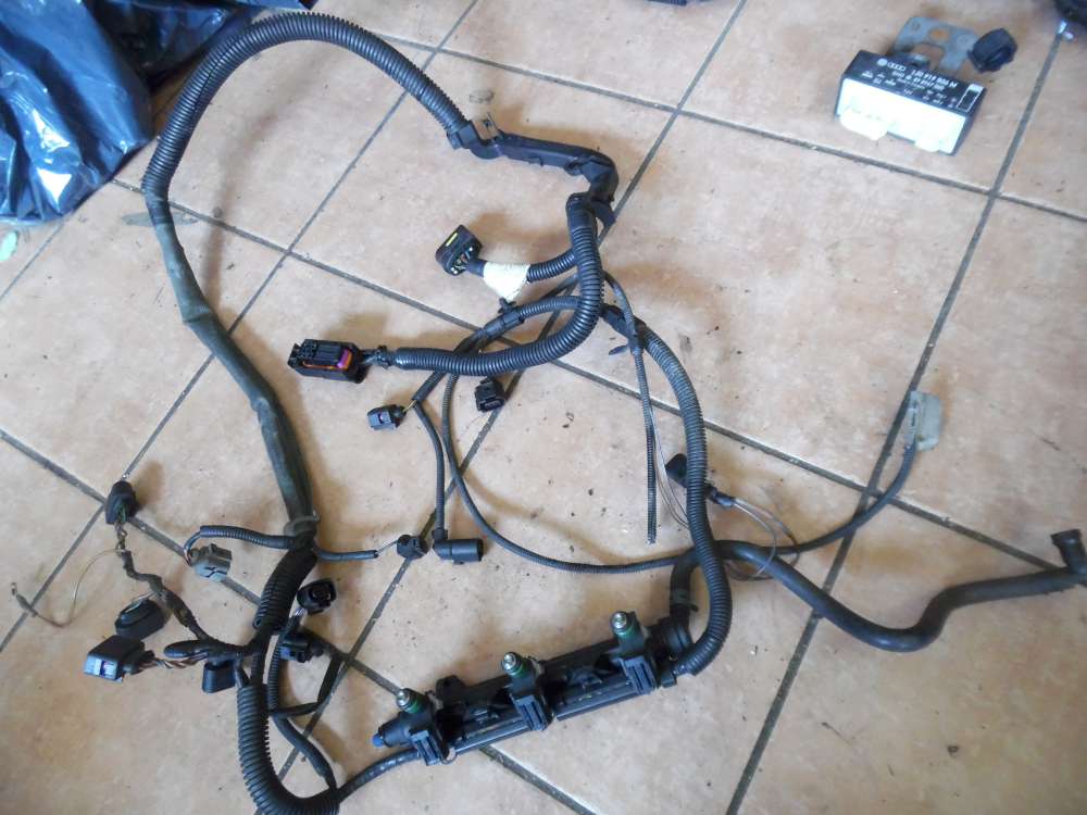 VW Polo 9N 1,2 Einspritzdüsen mit Motorkabelbaum 03E133320 6Q0971615