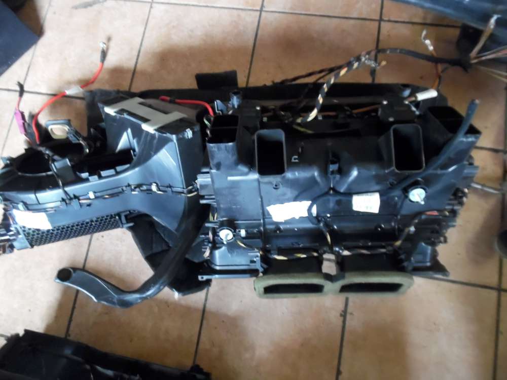 Mercedes-Benz E-Klasse W212 Heizungskasten Klimakasten A2128302560