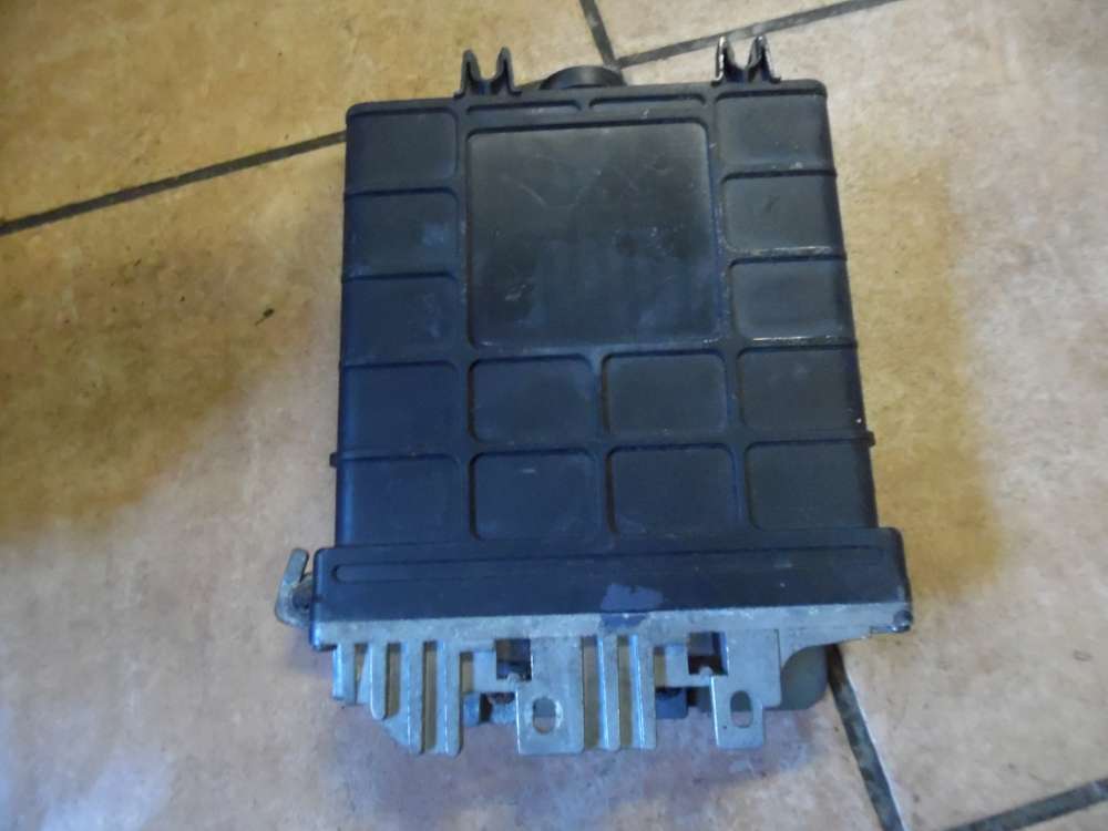 VW Golf III Motorsteuerger?t Steuerger?t 037906025T