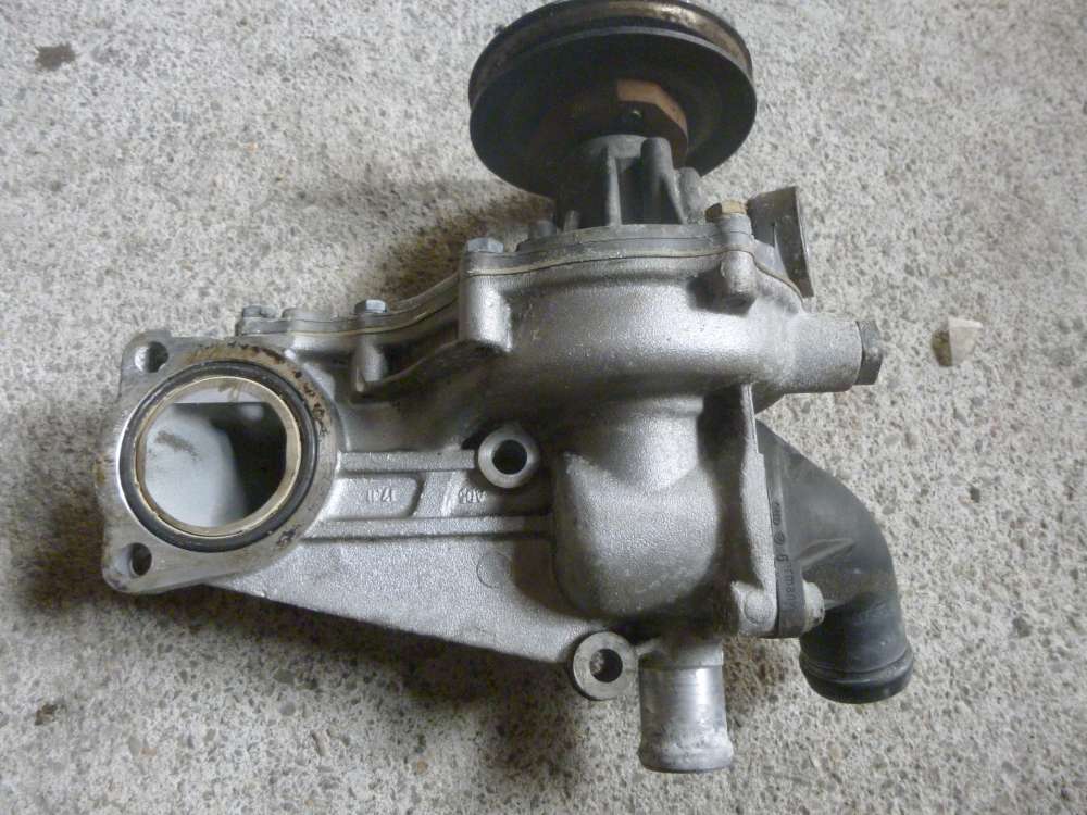 Audi A6 Gehäuse Wasserpumpe R050121013