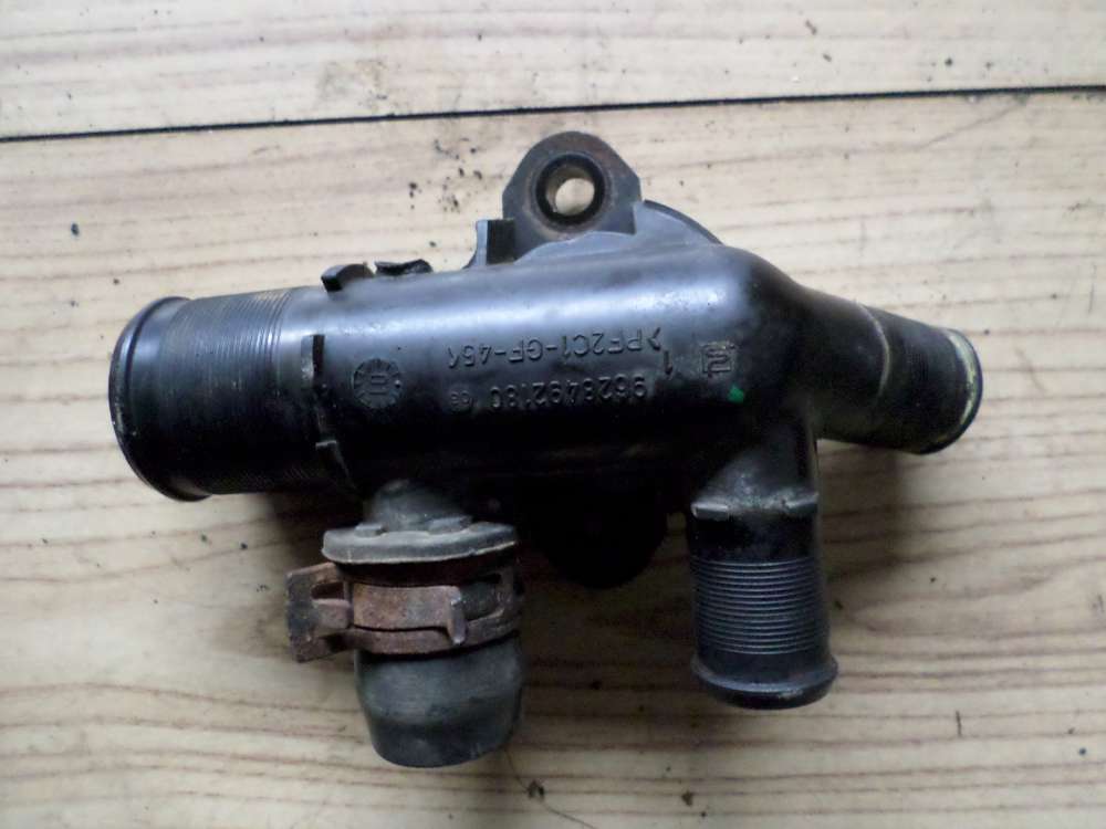 Peugeot Partner Kühlmittelflansch 9628492180