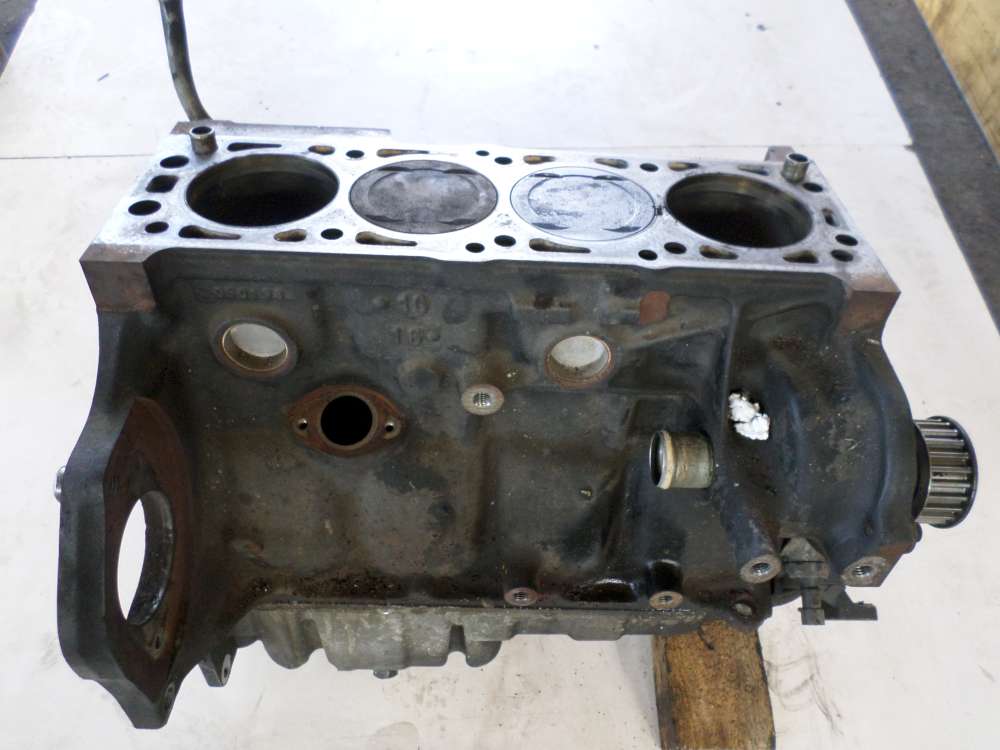 Opel Vectra B Bj.1998 Motor 9117 F 46 Motorblock