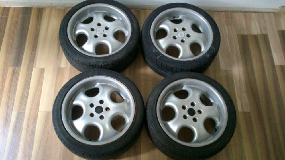 4 x Mercedes Benz Alufelgen Sommerreifen 8Jx17H2 ET:60 235/40ZR17 90W AD 807560