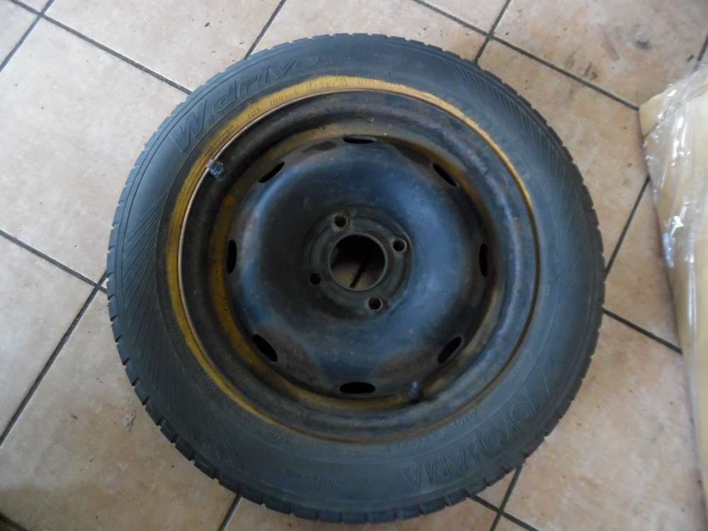 1x Stahlfelgen mit Winterreifen 175/65 R14 82T Yokohama 5,5Jx14H2 ET24