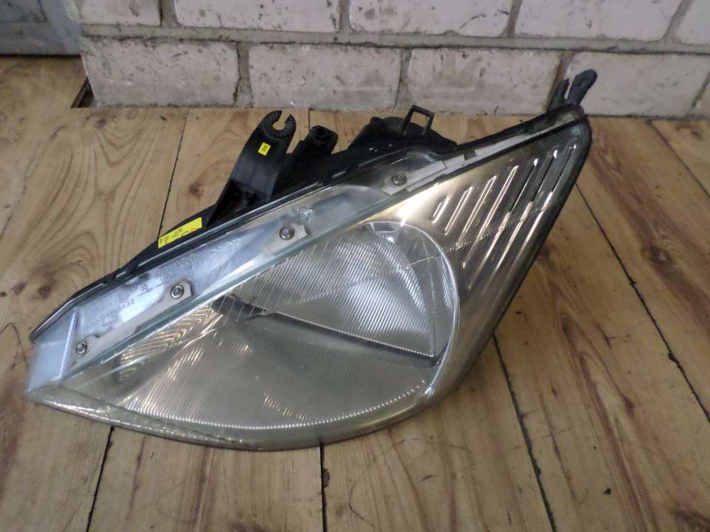 Ford Focus I DNW Frontscheinwerfer Links XS4X-13006