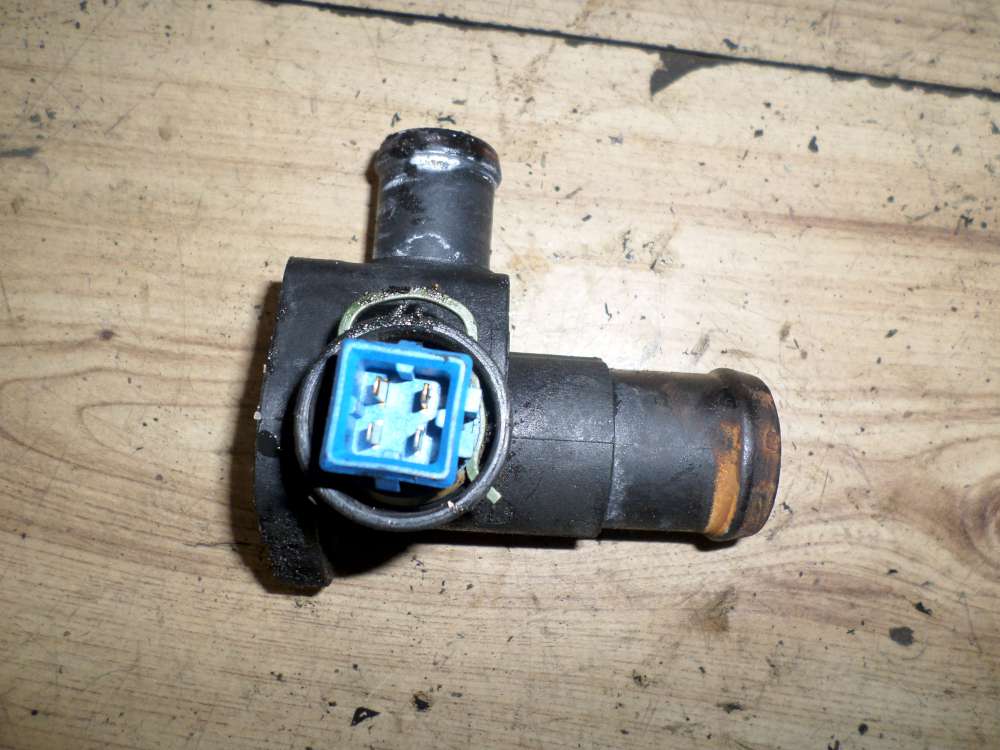 Original Audi A4 Wasserflansch K?hlwasserflansch 028121132