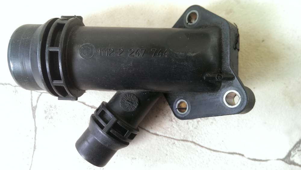 BMW 5er E61 K?hlwasserflansch K?hlmittelflansch 7806196 2247744