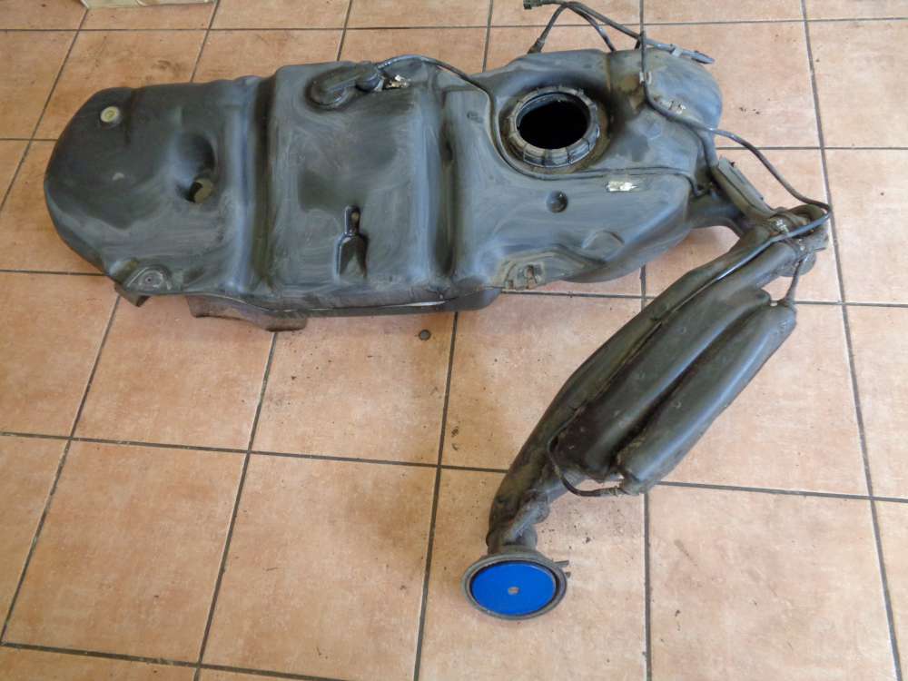 Peugeot 206 Bj:2000 Tank Kraftstoffbehälter Benzinbehälter Tankrohr 9625111880