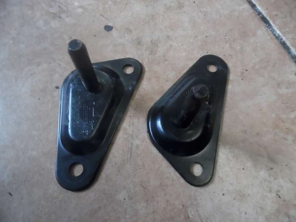 VW Passat 3B Halter Rückbank Seite seitlich 4B9886817A 4B9886818A