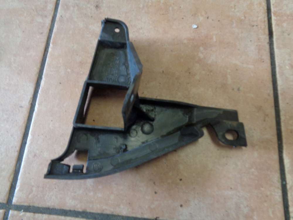 BMW 318i E46 Unterbodenverkleidung Halter Rechts 8219168