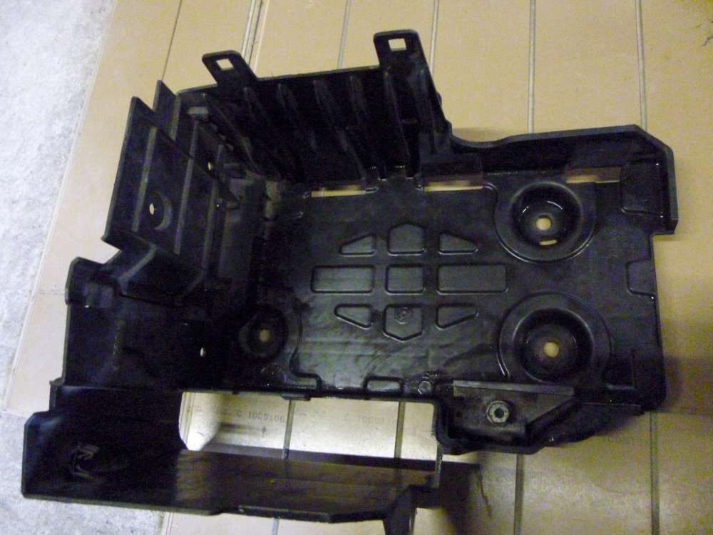 Renault Espace IV Battariekasten 8200208056