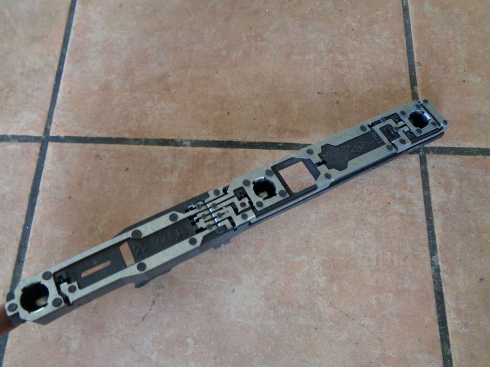 Renault Kangoo KC Bj:2007 Lampentr?ger R?cklicht R?ckleuchte Links