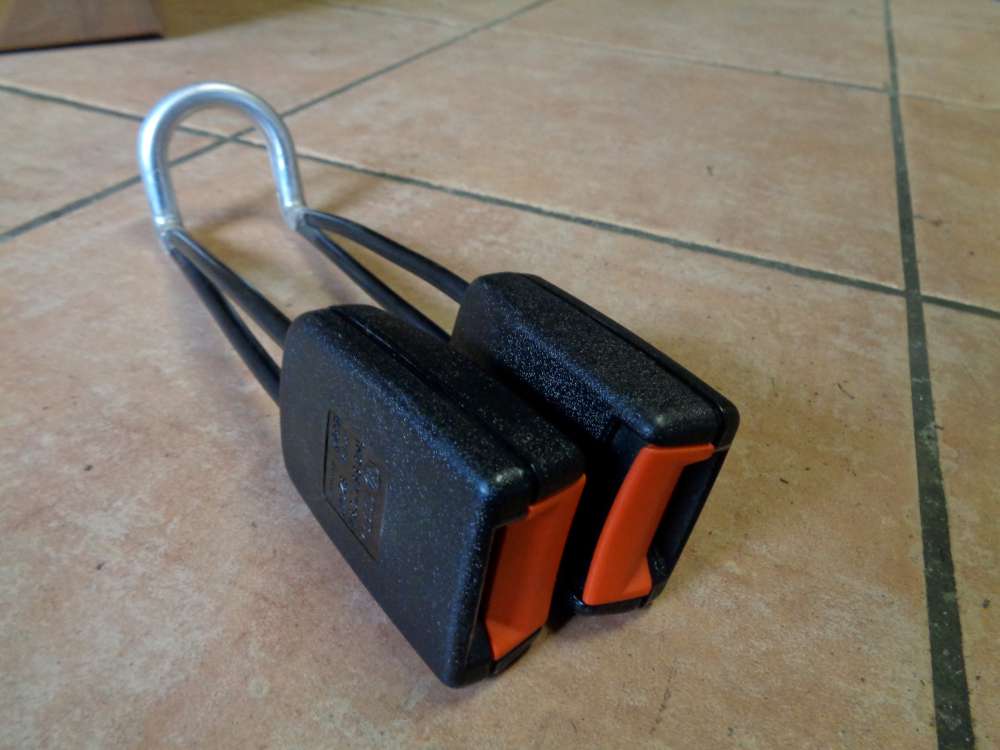 VW Golf III Gurtschlo? Hinten 1H0857739A