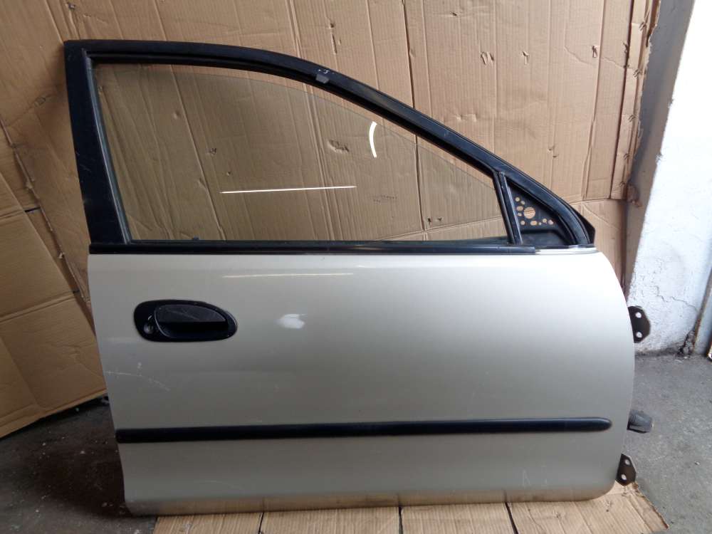 Mazda 323 BA T?r Vorne Rechts Farbe Silber : 4F