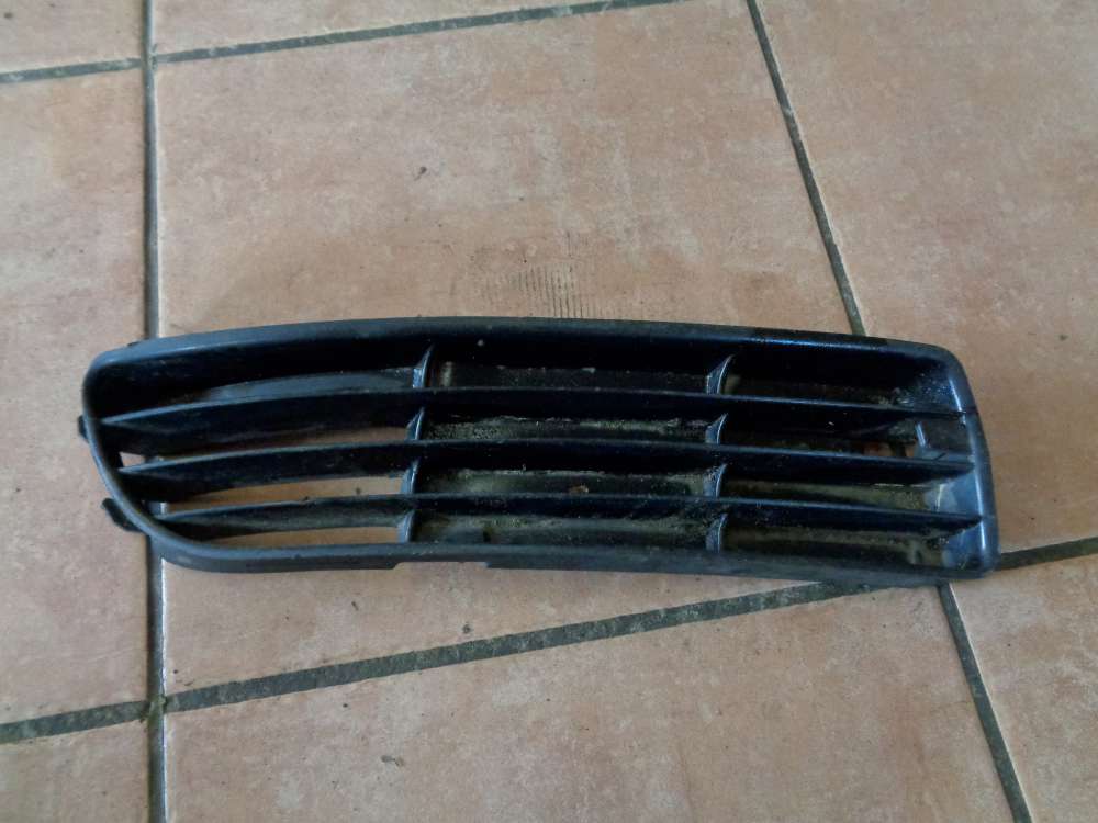 Audi A4 Luftf?hrungsgitter Sto?stange Gitter Vorne Rechts 8D0807346