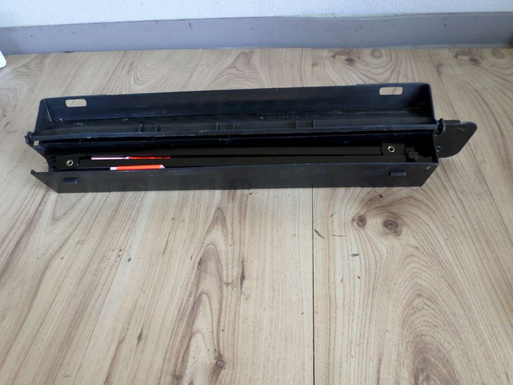 Mercedes A-Klasse W168 Warndreieck halterung 1688990814