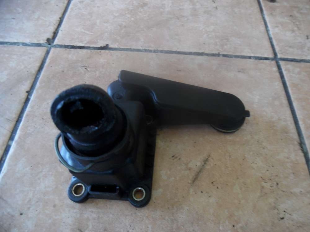 VW Passat 3B Bj:2000 Vacuum pump Breather 037103772B