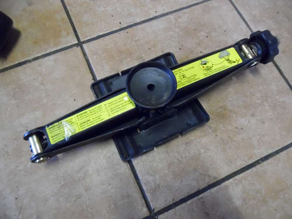 Mercedes Benz A-Klasse W168 A160 Wagenheber Bordwerkzeug A1685830415