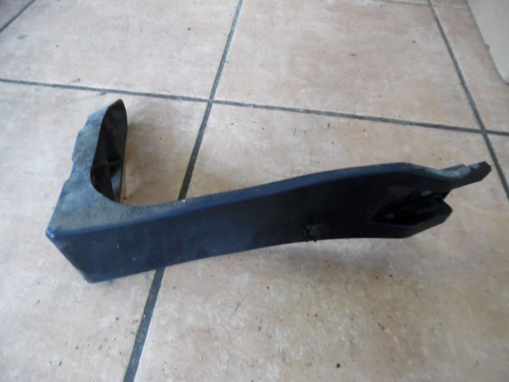 Audi A4 8E Kotfl?gelhalter Kotfl?gel Halter Links 8E0821137