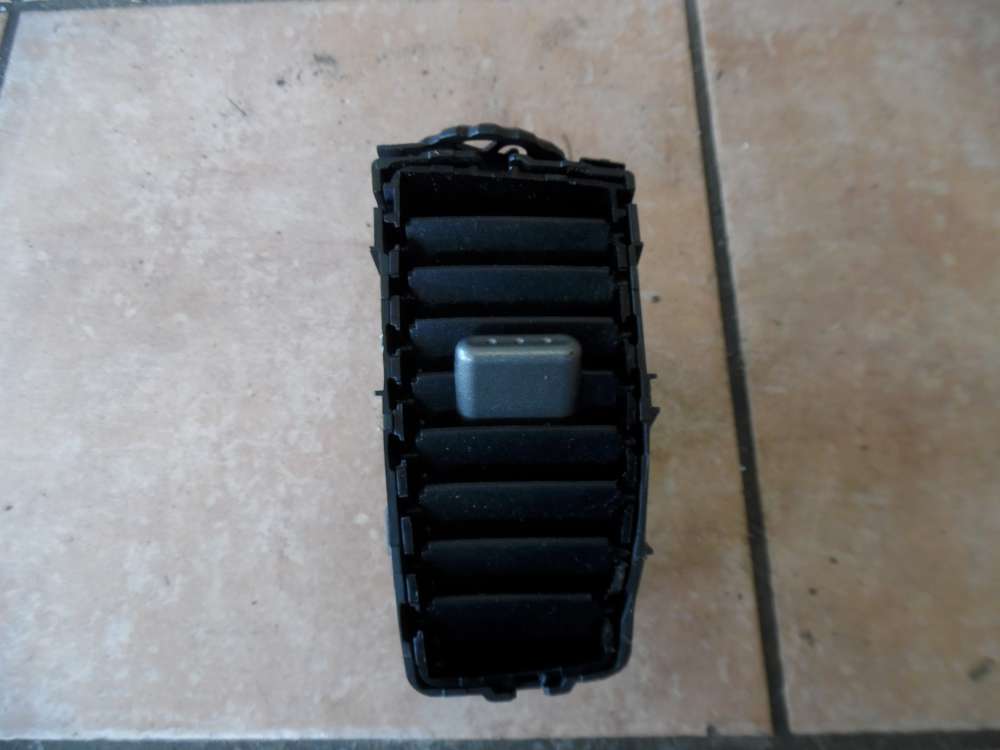 Nissan Micra K12 Luftd?se mitte Links 68751AX600