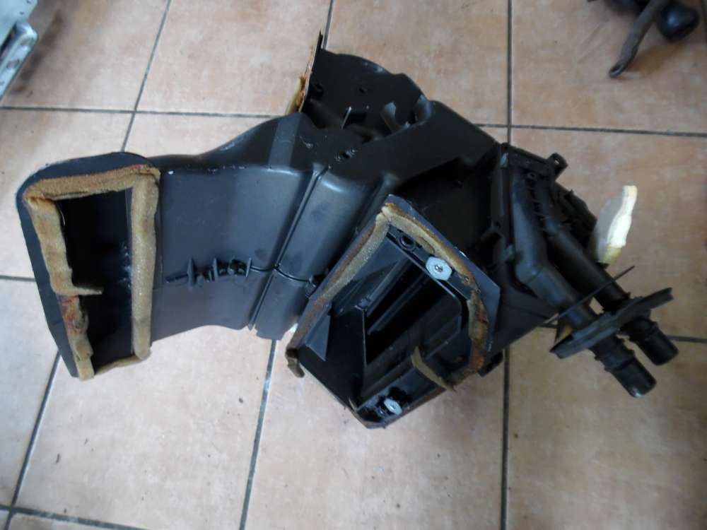 Renault Clio II Gebläsekasten 8200142053