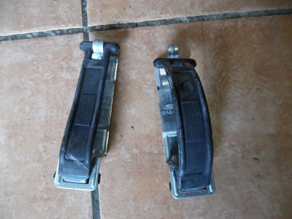 Ford Focus Halterung Halter 98AB-19K243-AB 98AG19K251AA